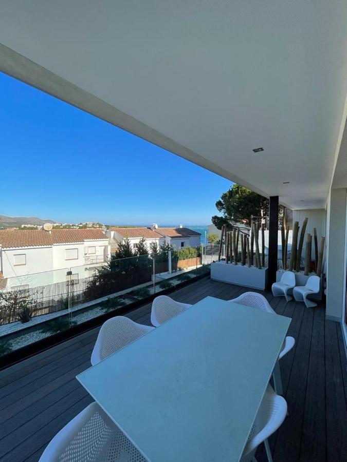 L'Armonia Entre La Farella I Cau Del Llop Apartamento Llança Exterior foto